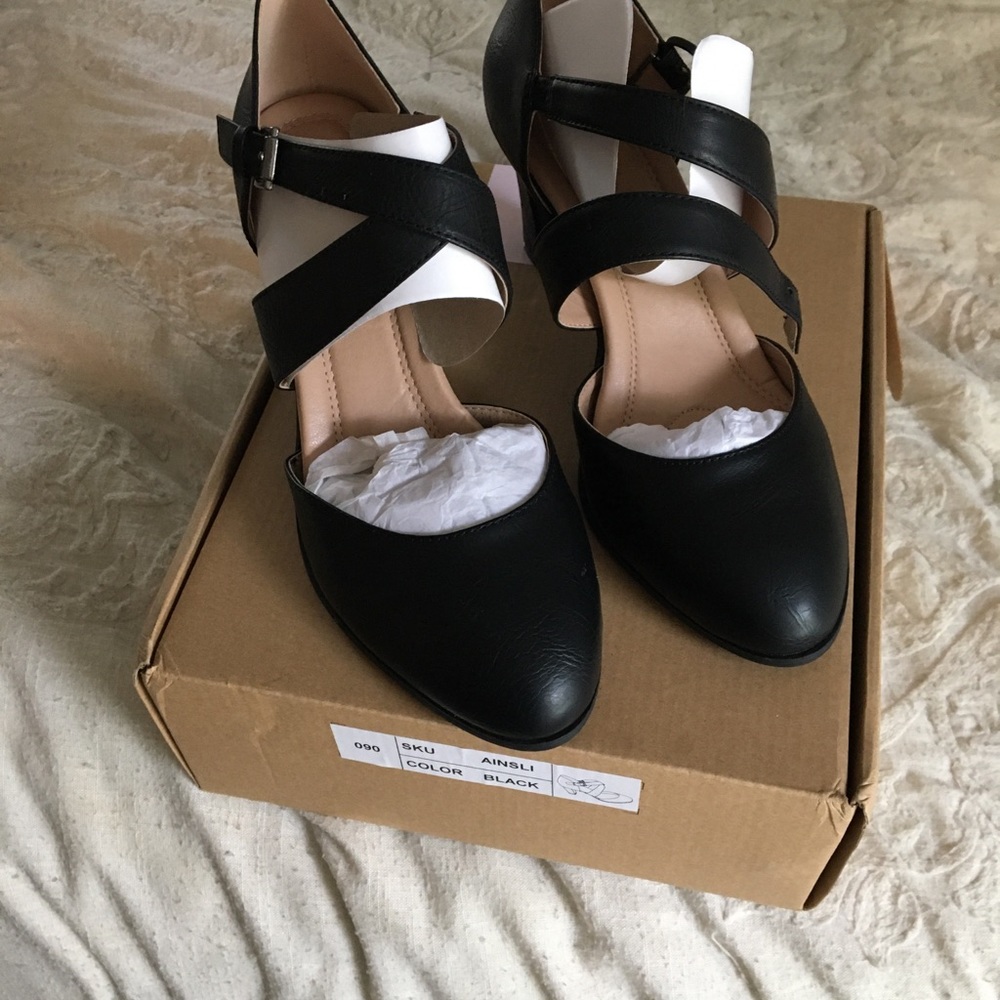 Shoes - Picture 4 of 7